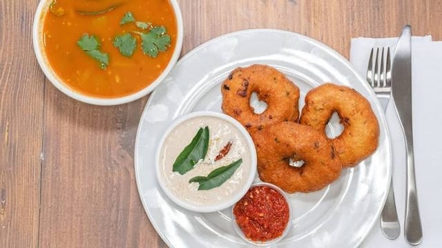 Medu Vada (3 Pcs).